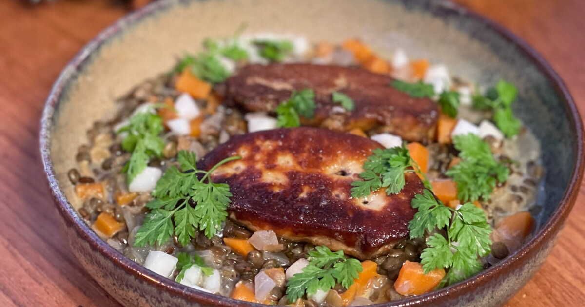 Éveillez vos papilles avec le foie gras poêlé aux fruits et épices de Cyril Lignac