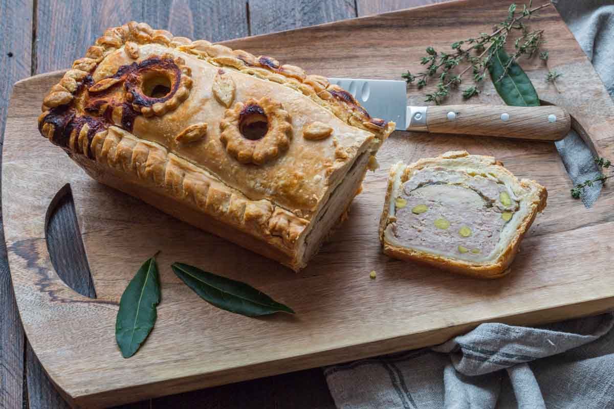 Pâté en croûte au canard et foie gras fait maison