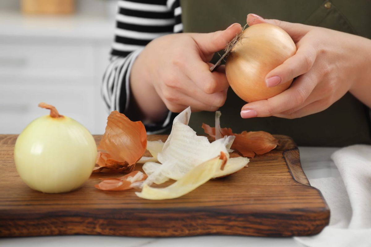 transformez vos épluchures d'oignon en délices culinaires