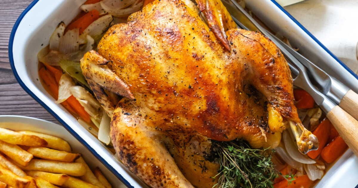 Un poulet rôti et des frites maison pour un dimanche en famille