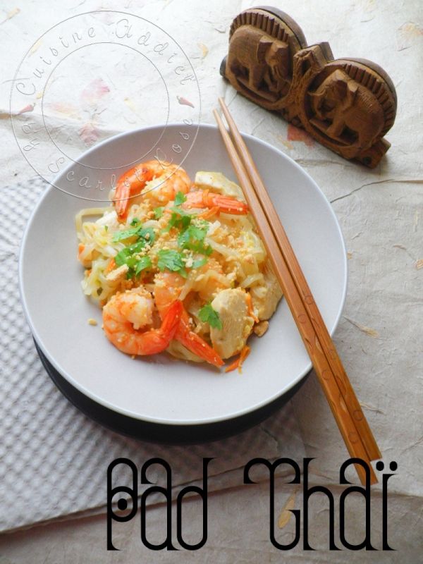 Pad Thaï : Nouilles de riz, poulet & crevettes sautés au wok