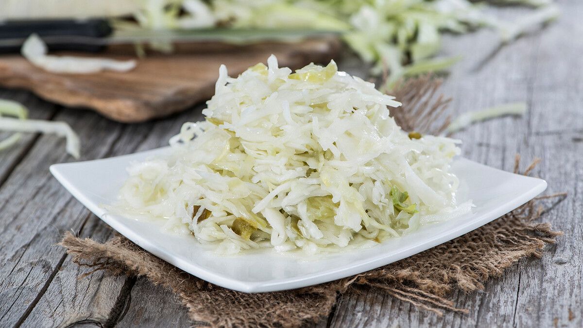 Une salade de chou blanc, comté et jambon pour égayer vos repas