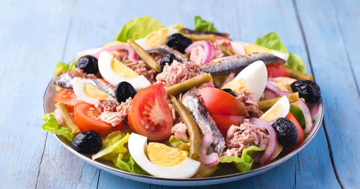 Découvrez la recette originale de la salade niçoise à moins de 3 euros