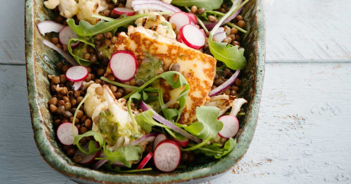 La salade végétarienne au tofu grillé : une explosion de fraîcheur