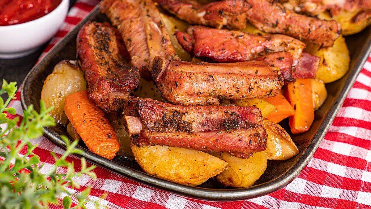 Porc et pommes de terre au four : un délice facile à partager