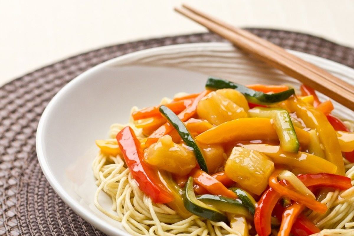 Wok de légumes sauce aigre-douce au ketchup