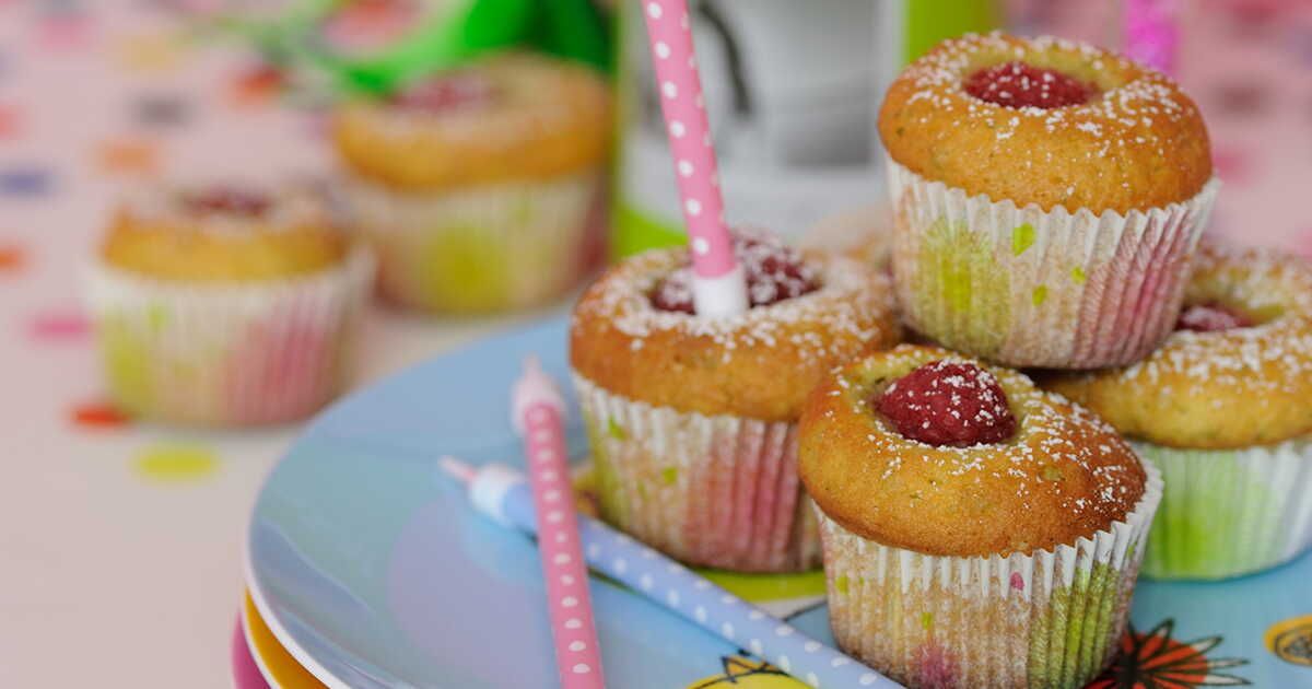 Des muffins fruités qui font craquer : framboises et pistaches à l'honneur