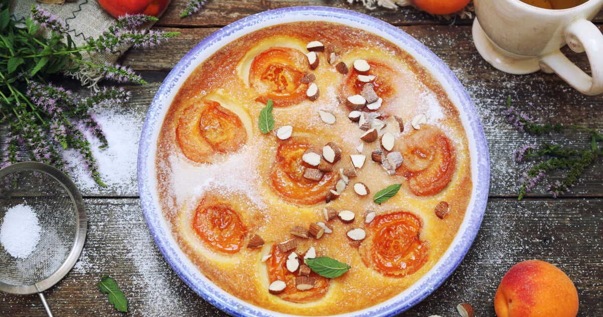 Ce flan abricot et pistache, le dessert d'été à ne pas manquer