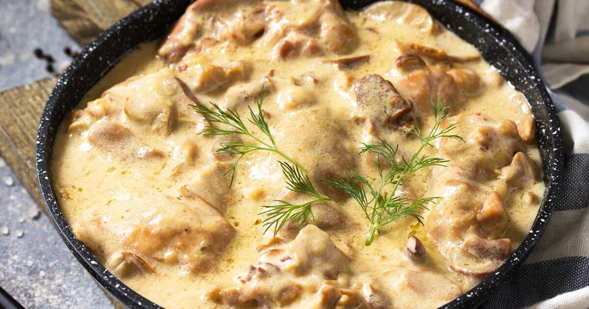 Blancs de poulet à la moutarde : la recette crémeuse qui fait l'unanimité au dîner