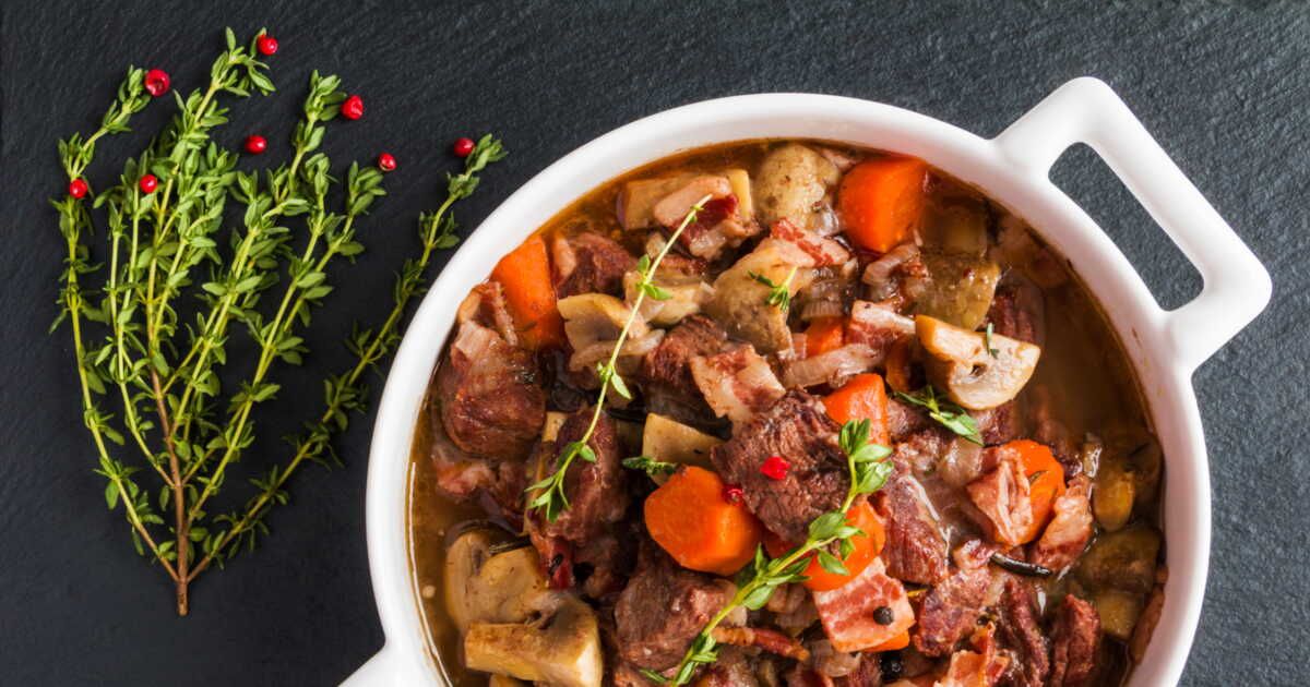 Les secrets de Philippe Etchebest pour un bœuf bourguignon inoubliable