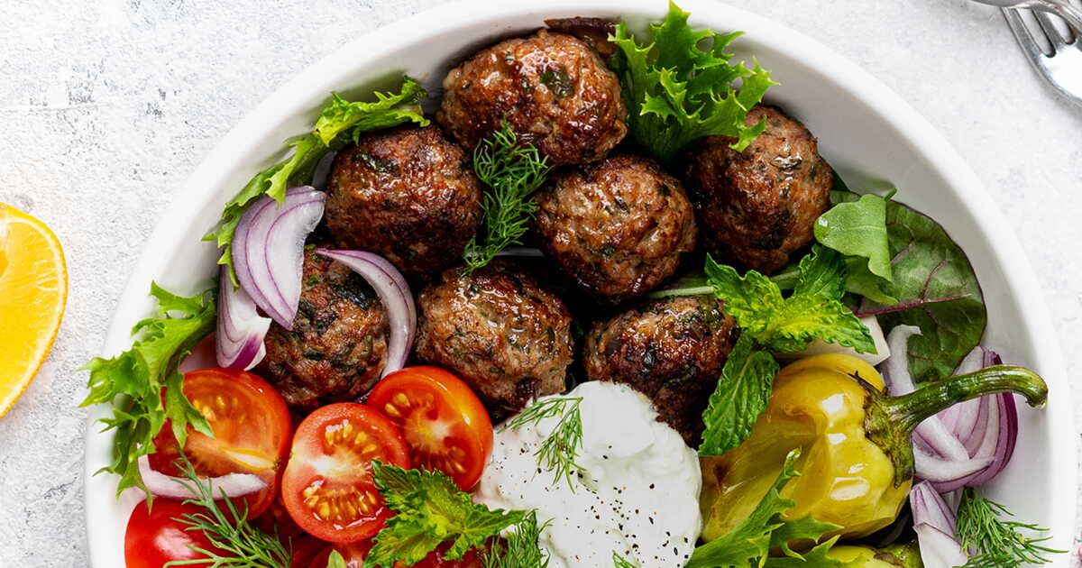 découvrez les saveurs authentiques de la crète à travers six spécialités incontournables