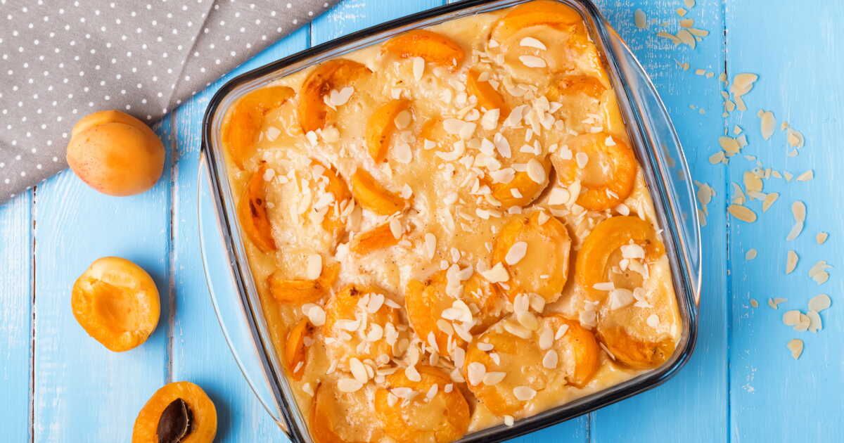 Clafoutis d’abricots au nougat : le dessert d'été incontournable de la saison