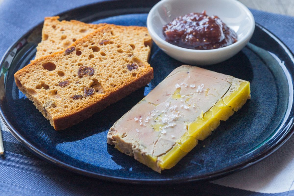 Une terrine de foie gras alsacienne pleine de saveurs
